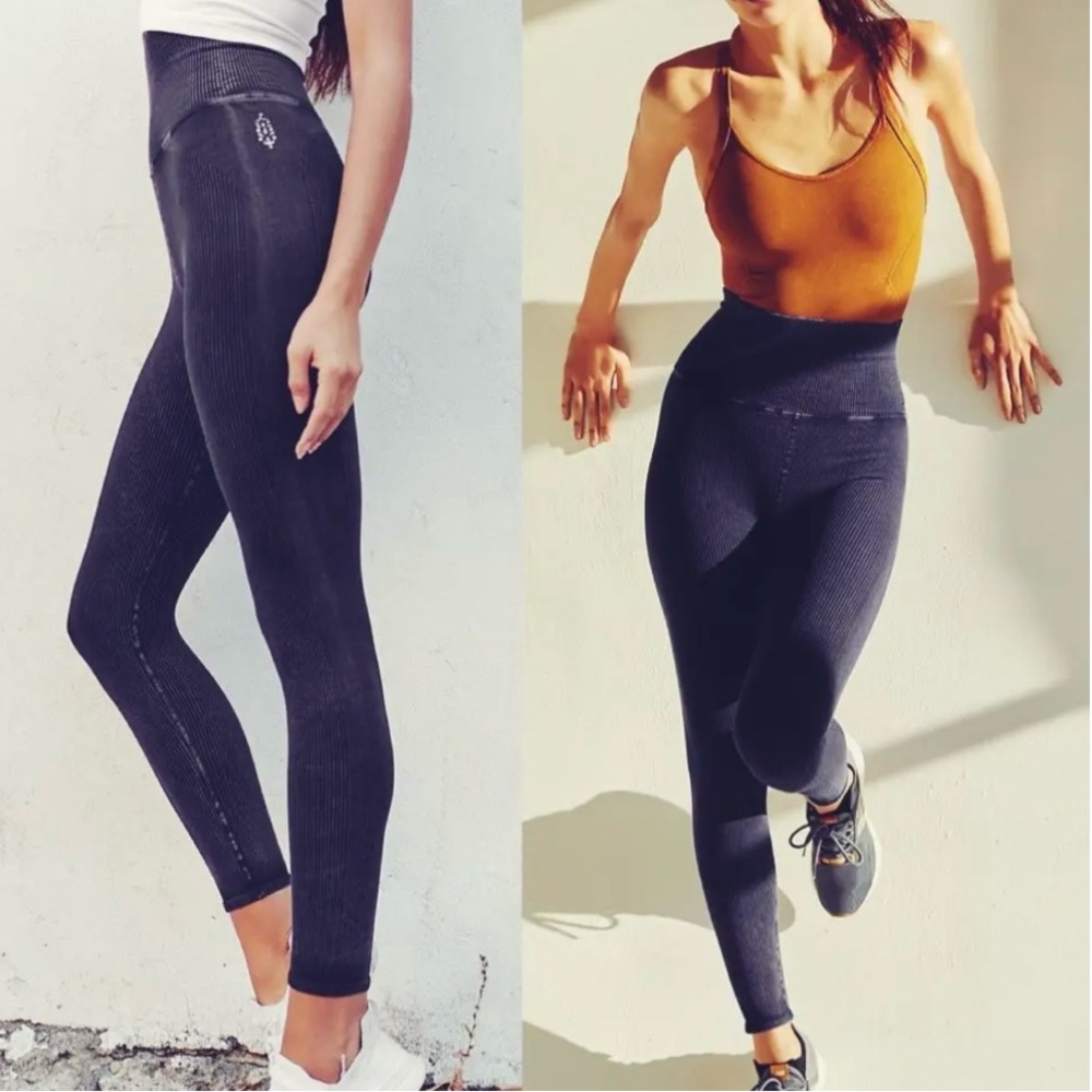 FP Movement Ultra High-Rise 7/8 Happiness Runs Leggings in Blue. Size XS/S